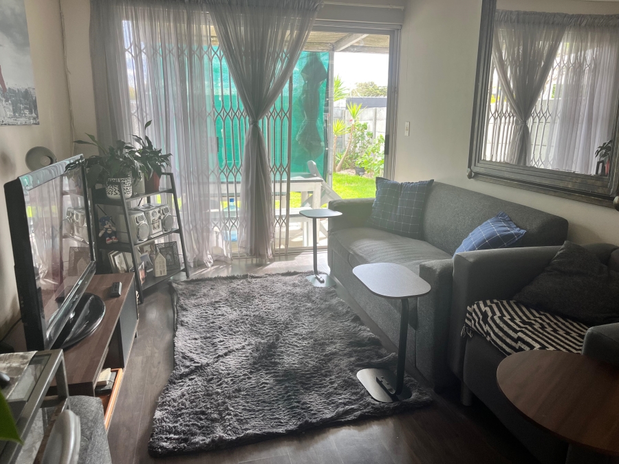 2 Bedroom Property for Sale in Thornton Western Cape